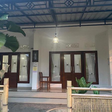 Sri Sedana Guest House Sidemen  Kültér fotó